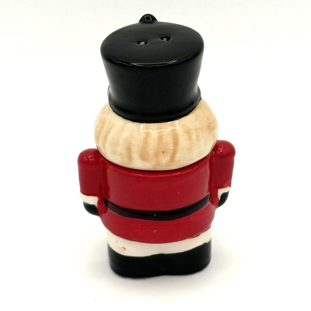 Ceramic Christmas Soldier Salt & Pepper Shaker Set 4" - Picture 4 of 8